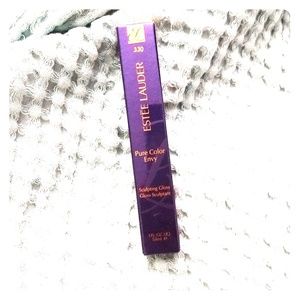 Estee Lauder Envy Gloss 330 Red Extrovert